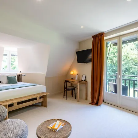 Отель Moulin De Cambelong- Emilie & Thomas 4*