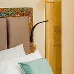 Отель Moulin De Cambelong- Emilie & Thomas 4*