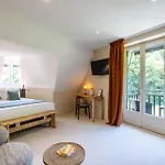 Отель Moulin De Cambelong- Emilie & Thomas 4*