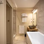 Moulin De Cambelong- Emilie & Thomas Отель 4*
