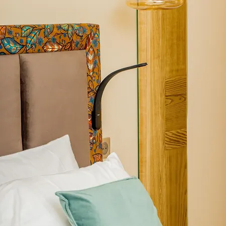 Hotel Moulin De Cambelong- Emilie & Thomas 4*