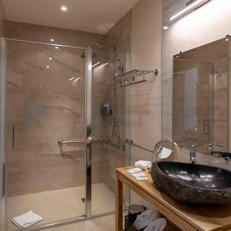 فندق Moulin De Cambelong- Emilie & Thomas - Teritoria 4*
